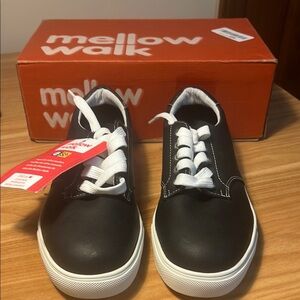 Mellow Walk Jessica size 6 NWT